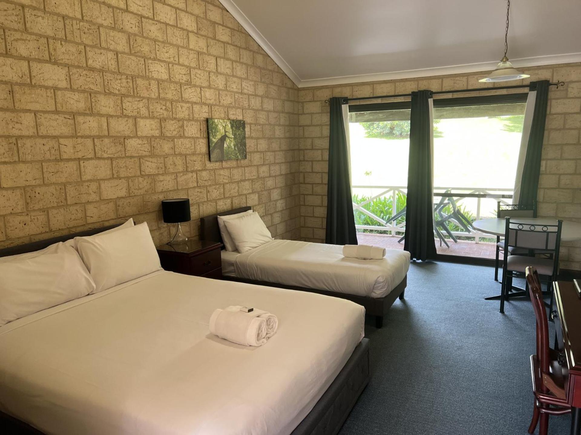 Karri Forest Motel Pemberton Eksteriør billede